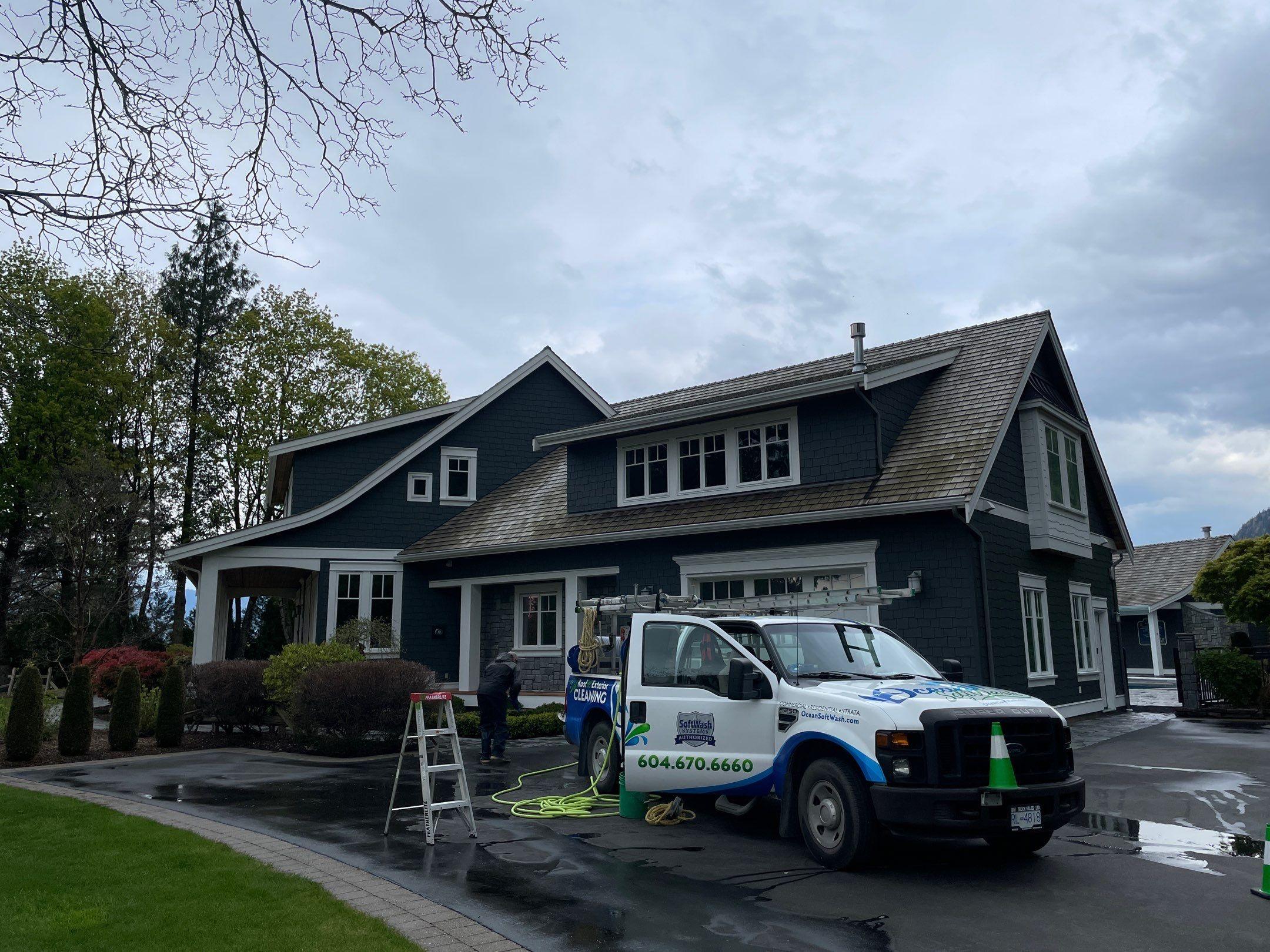 Langley roof clean and house wash